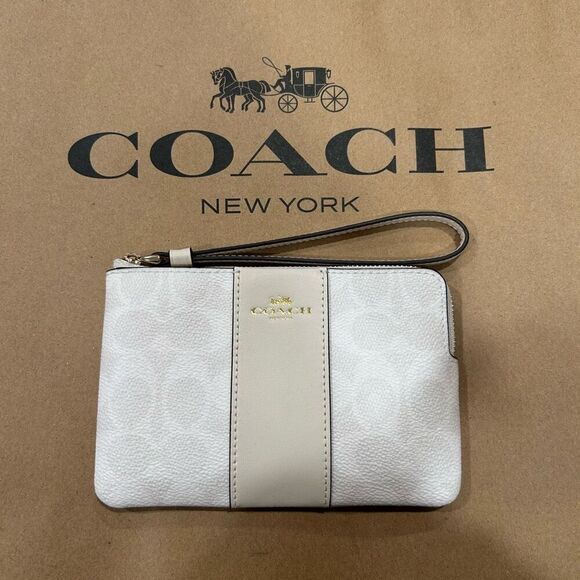 NWT COACH leather corner zip wristlet signature canvas wallet - Picture 1 of 11